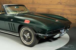 Image 3/8 of Chevrolet Corvette Sting Ray Convertible (1965)