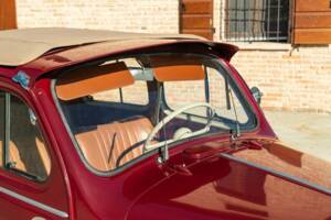 Immagine 13/50 di Renault 4 CV Décapotable (1957)