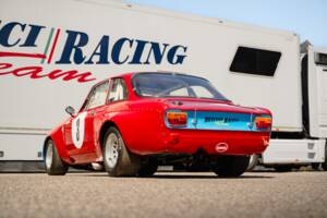 Imagen 10/81 de Alfa Romeo 1750 GT Veloce (1968)