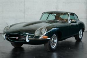 Image 2/50 de Jaguar E-Type (1970)