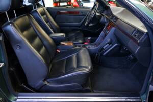 Image 16/38 of Mercedes-Benz 300 CE-24 (1992)