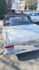 Image 9/37 de Mercedes-Benz 250 SE (1966)