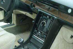 Image 42/50 de Mercedes-Benz 450 SEL 6,9 (1975)