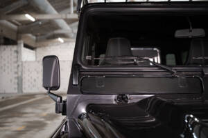 Image 11/35 of Land Rover Defender 110 (1992)