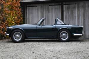 Image 2/29 of Triumph TR 5 PI (1968)