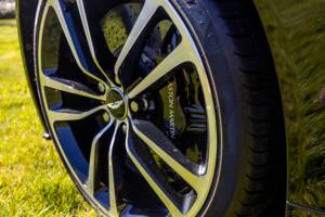 Image 24/39 of Aston Martin DBS Volante (2011)