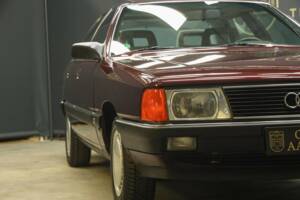 Image 24/50 de Audi 100 - 2.3E quattro (1990)