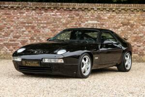 Afbeelding 34/50 van Porsche 928 GTS (1994)