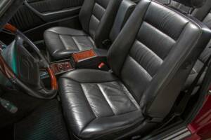 Bild 28/31 von Mercedes-Benz E 320 (1993)