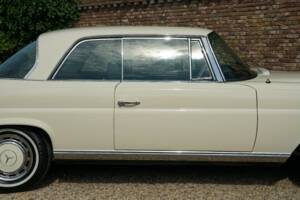 Immagine 18/50 di Mercedes-Benz 280 SE (1968)