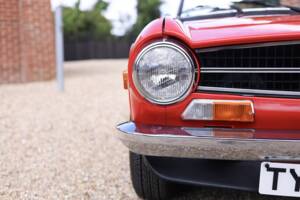 Image 13/50 de Triumph TR 6 (1973)
