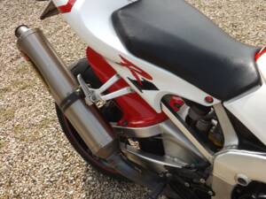 Image 27/50 of Yamaha YZF 1000 R1 (1998)