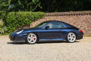 Image 17/50 of Porsche 911 Carrera 4S (2004)
