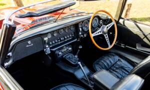 Image 4/50 de Jaguar E-Type (1969)