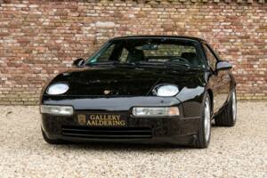 Afbeelding 25/50 van Porsche 928 GTS (1994)