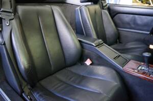 Image 22/38 of Mercedes-Benz 500 SL (1991)