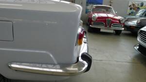 Image 26/34 of Alfa Romeo Giulia Nuova Super 1600 (1974)