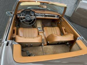 Image 18/36 de Mercedes-Benz 250 SL (1968)
