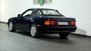 Image 19/33 de Mercedes-Benz 500 SL (1990)