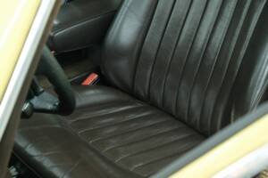 Bild 42/50 von Mercedes-Benz 380 SE (1983)