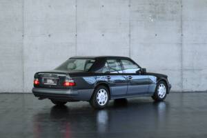 Bild 4/50 von Mercedes-Benz 500 E (1993)