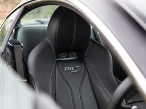 Immagine 15/98 di Aston Martin DBS (2010)
