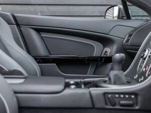 Bild 50/84 von Aston Martin V12 Vantage AMR Roadster (2018)