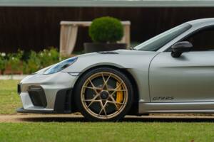 Image 25/100 of Porsche 718 Cayman GT4 RS Weissach (2024)