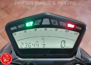 Image 17/33 of Ducati 848 EVO (2012)