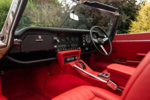 Immagine 16/49 di Jaguar E-Type V12 (1973)