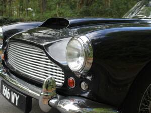 Image 19/19 of Aston Martin DB 4 (1961)