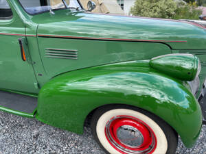 Image 27/50 of Pontiac Quality Six Touring Sedan (1939)
