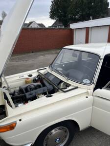 Image 12/33 de BMW 2000 tii (1971)