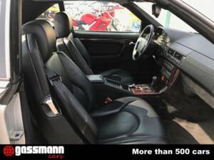 Image 11/15 of Mercedes-Benz SL 320 (1996)