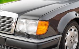 Bild 10/61 von Mercedes-Benz 500 E (1992)