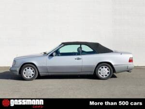 Image 5/15 de Mercedes-Benz E 200 (1995)