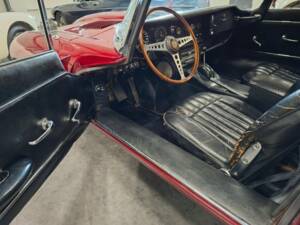 Bild 5/7 von Jaguar E-Type (2+2) (1967)