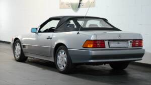 Image 32/51 of Mercedes-Benz 500 SL (1992)
