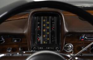 Bild 28/31 von Mercedes-Benz 230 S Universal (1967)