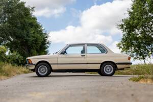 Image 22/48 of BMW 320/6 (1980)