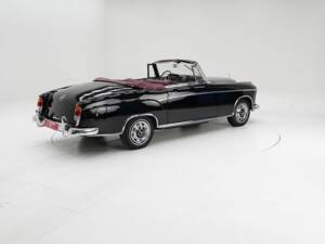 Immagine 2/15 di Mercedes-Benz 220 S Cabriolet (1959)