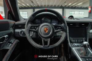 Bild 16/24 von Porsche 911 GT3 (2018)
