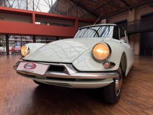 Immagine 3/43 di Citroën ID 19 (1958)