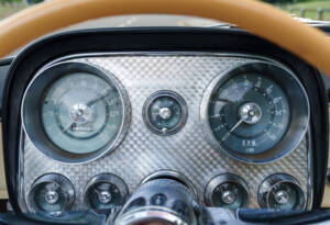 Image 18/28 of Dual-Ghia Convertible (1957)
