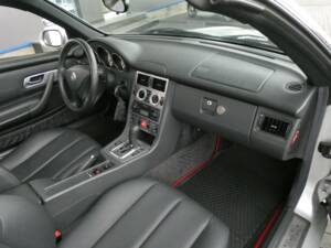 Bild 12/17 von Mercedes-Benz SLK 230 Kompressor (2003)