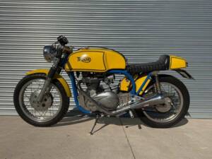 Image 2/45 of Norton Triton 650 (1961)