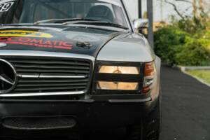 Image 21/40 of Mercedes-Benz 350 SLC (1973)