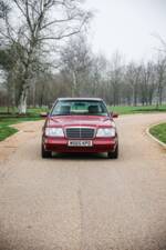 Immagine 14/47 di Mercedes-Benz E 220 (1995)