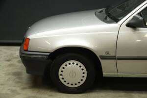 Afbeelding 10/50 van Opel Kadett 2,0i GSi (1988)