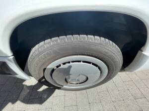 Image 54/57 of Mercedes-Benz 190 D 2.5 (1992)